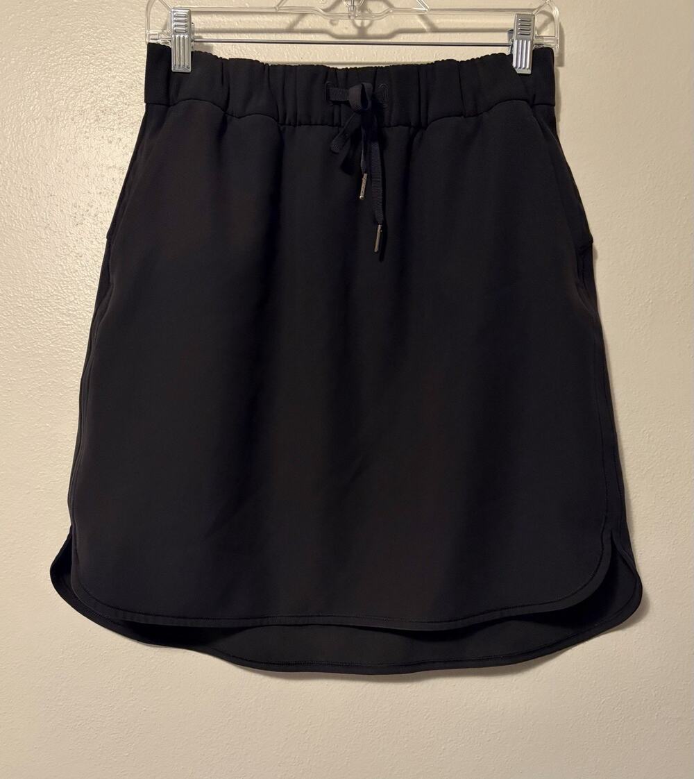 Lululemon On The Fly Skirt Woven Black Women’s Size 8 Wrinkle Free Pockets